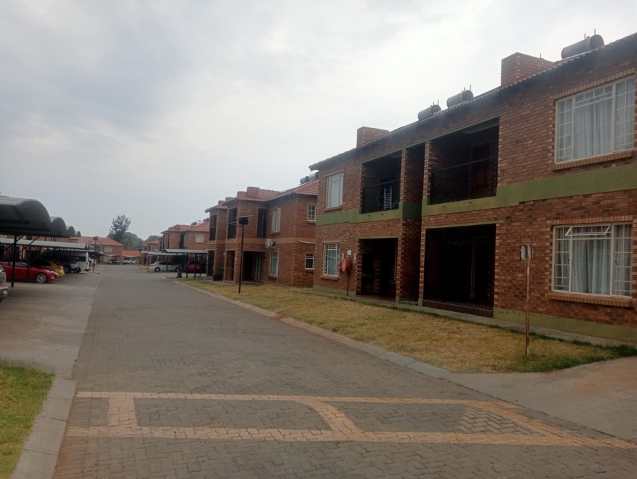 2 Bedroom Property for Sale in Waterval East North West